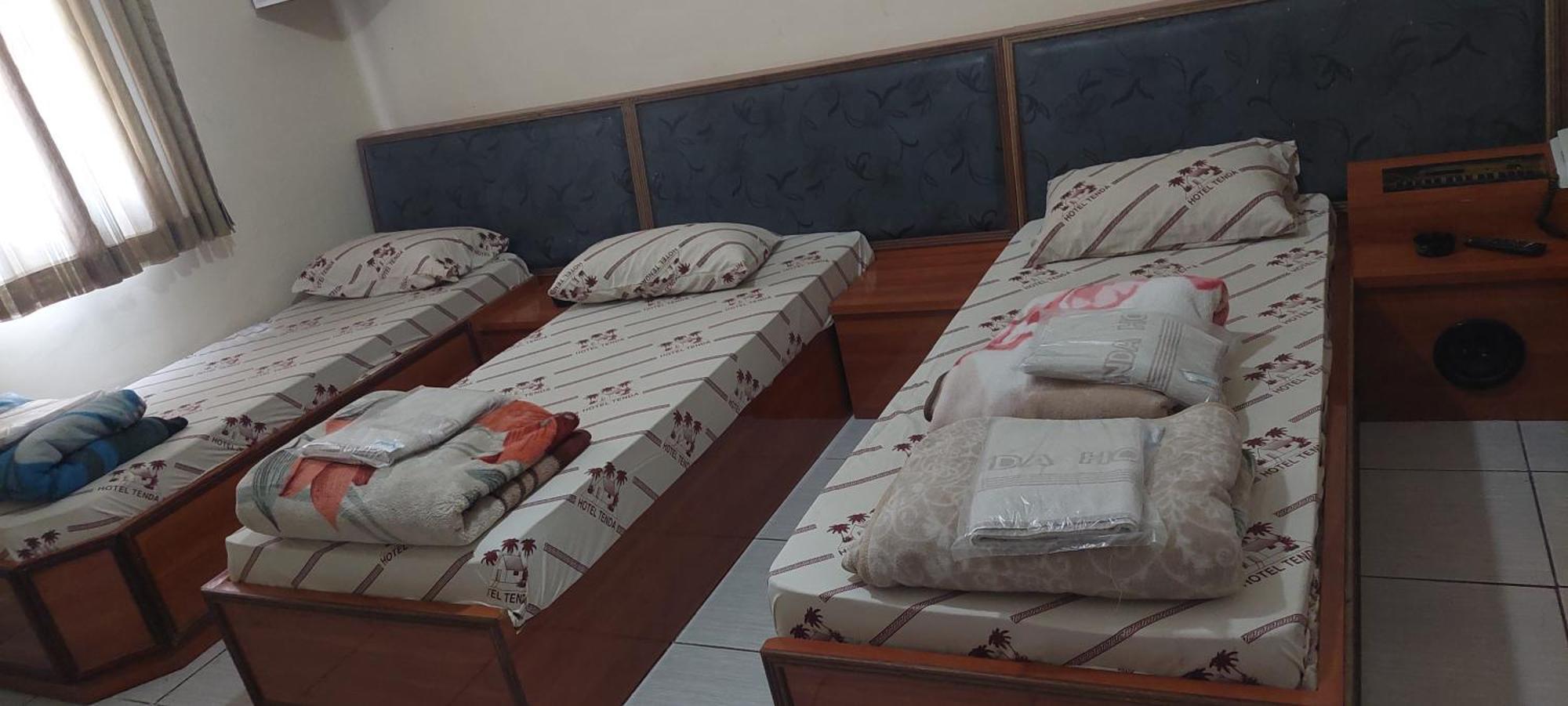 Hotel Tenda 2 Гуарульос Екстериор снимка